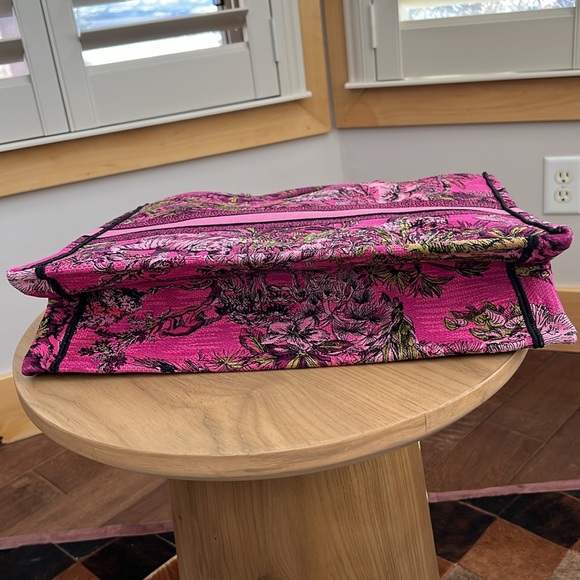 ⭐️RARE⭐️Christian Dior Large Book Tote Embroidered Fuschia Ltd. Edition FULL SET - Picture 15 of 17